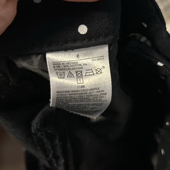 Old navy ankle length dress pants. Lots of stretch in them. - Picture 3 of 3